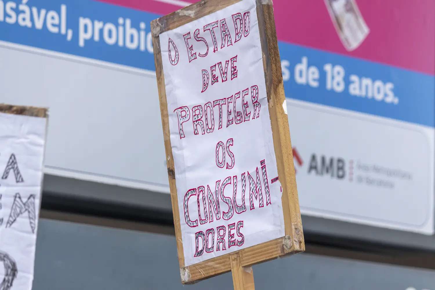 O estado deve proteger os consumidores.